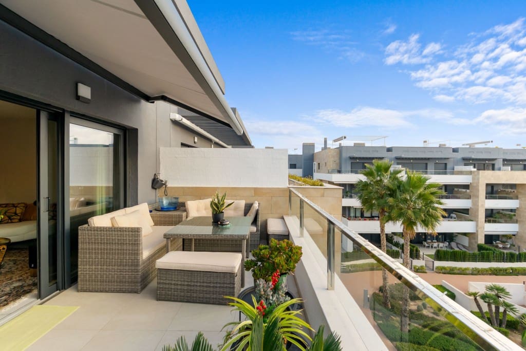 2 makuuhuone Kattohuoneisto myytävänä paikassa Playa Flamenca mukana uima-altaan 
autotalli - 499 000 € (Ref: 9455916)