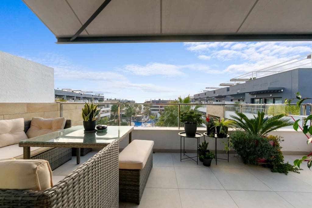 2 makuuhuone Kattohuoneisto myytävänä paikassa Playa Flamenca mukana uima-altaan 
autotalli - 499 000 € (Ref: 9455916)