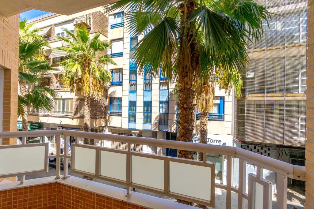 Apartamento de 3 habitaciones en Torrevieja en venta - 234.900 € (Ref: 9461146)