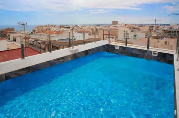 2 Zimmer Apartment zu verkaufen in Torrevieja mit Pool Garage - 300.000 € (Ref: 9468152)