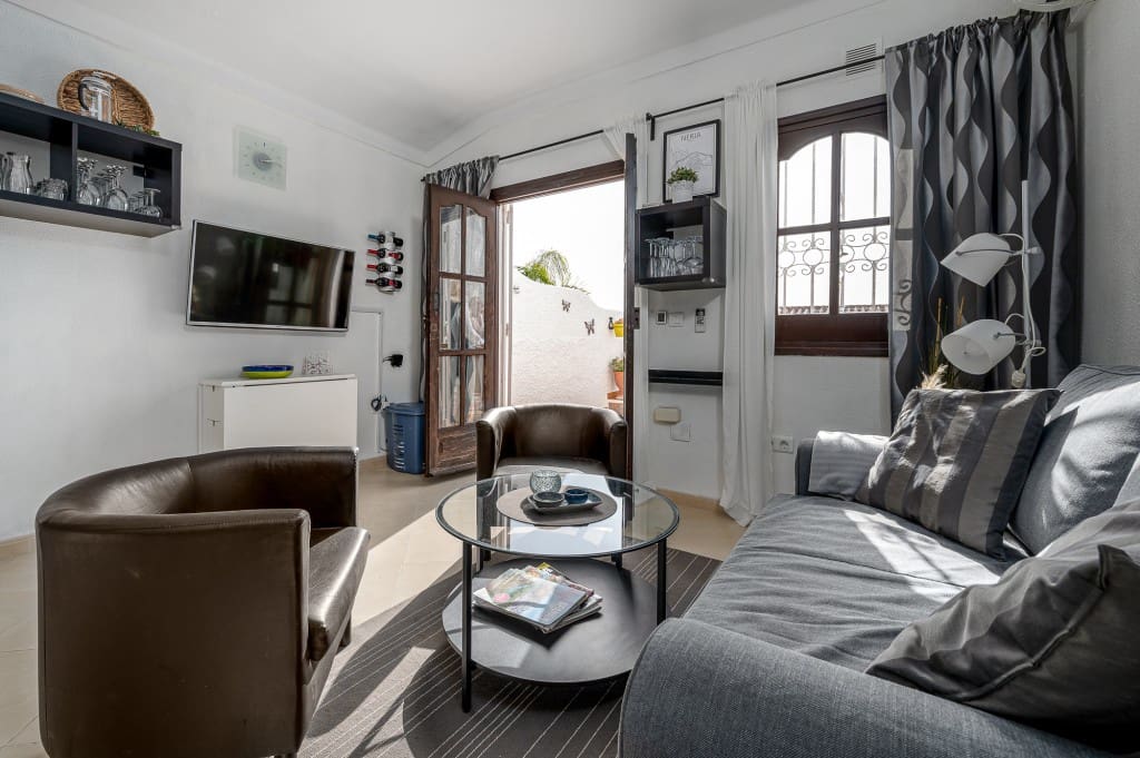 2 sovrum Lägenhet till salu i Nerja med pool - 205 000 € (Ref: 9470518)