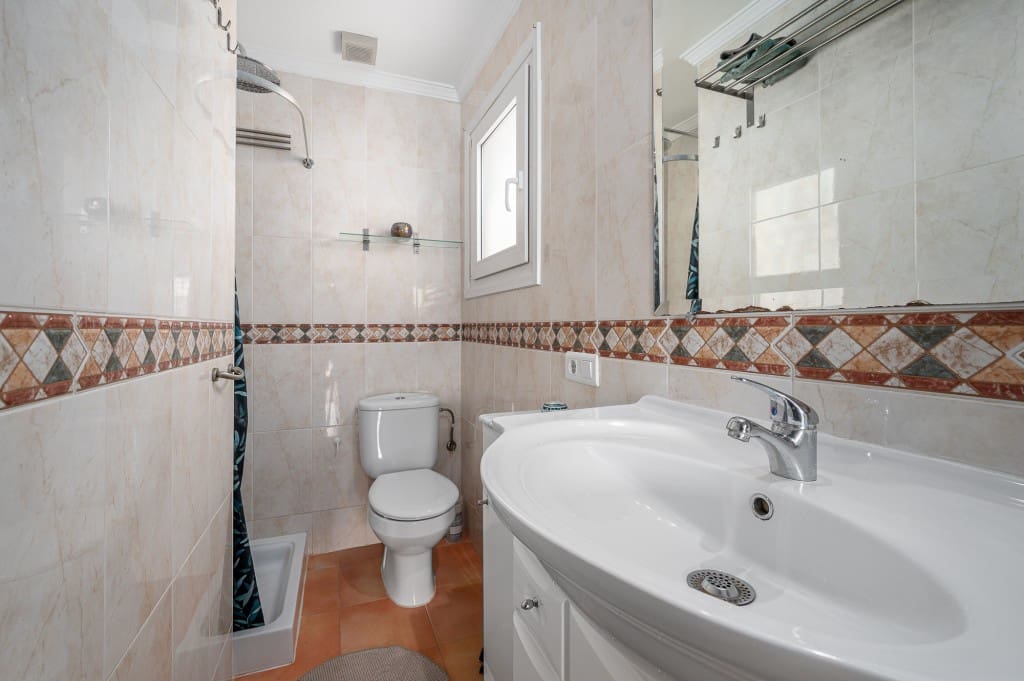 2 sovrum Lägenhet till salu i Nerja med pool - 205 000 € (Ref: 9470518)