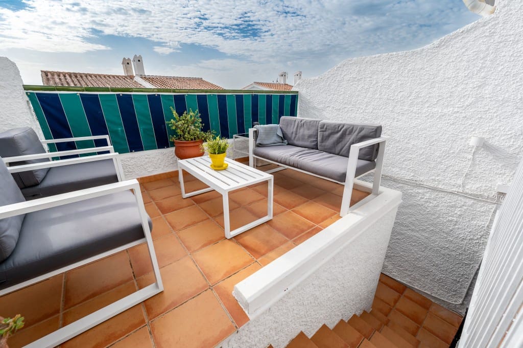 2 sovrum Lägenhet till salu i Nerja med pool - 205 000 € (Ref: 9470518)