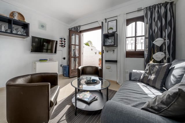 2 sovrum Lägenhet till salu i Nerja med pool - 205 000 € (Ref: 9470518)