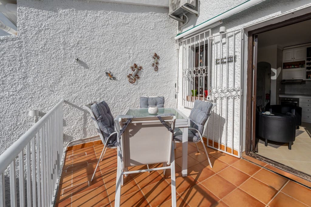 2 sovrum Lägenhet till salu i Nerja med pool - 205 000 € (Ref: 9470518)
