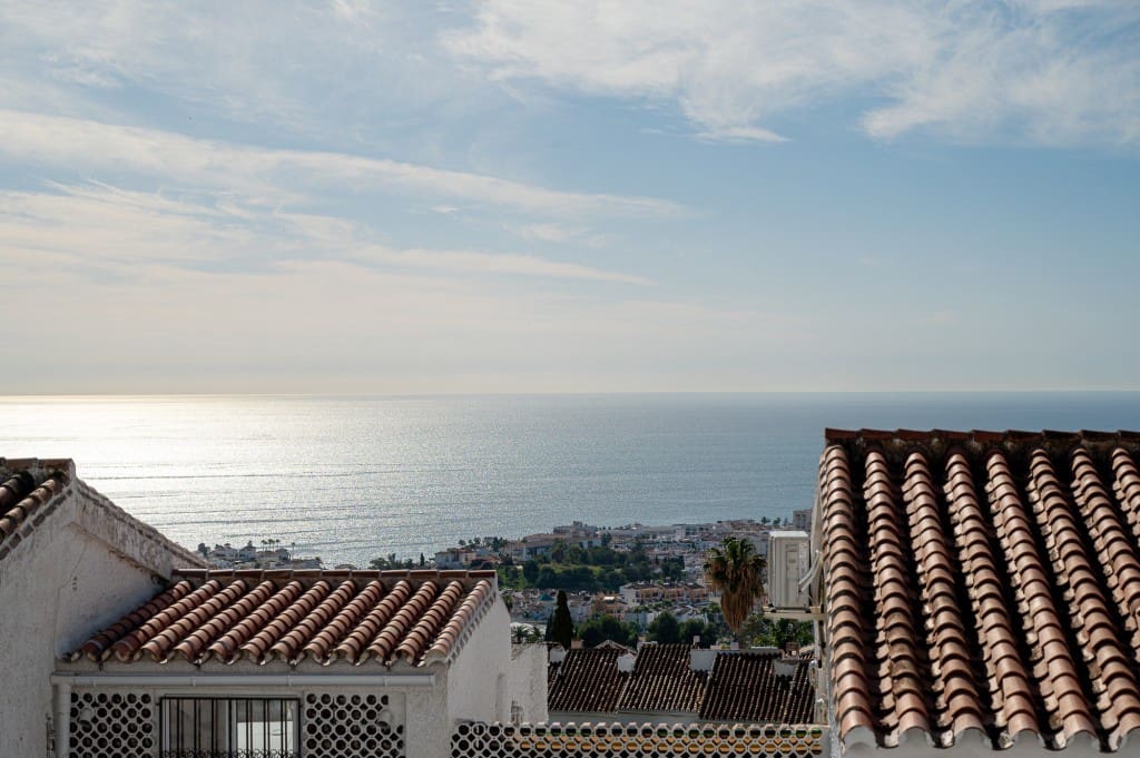 2 sovrum Lägenhet till salu i Nerja med pool - 205 000 € (Ref: 9470518)