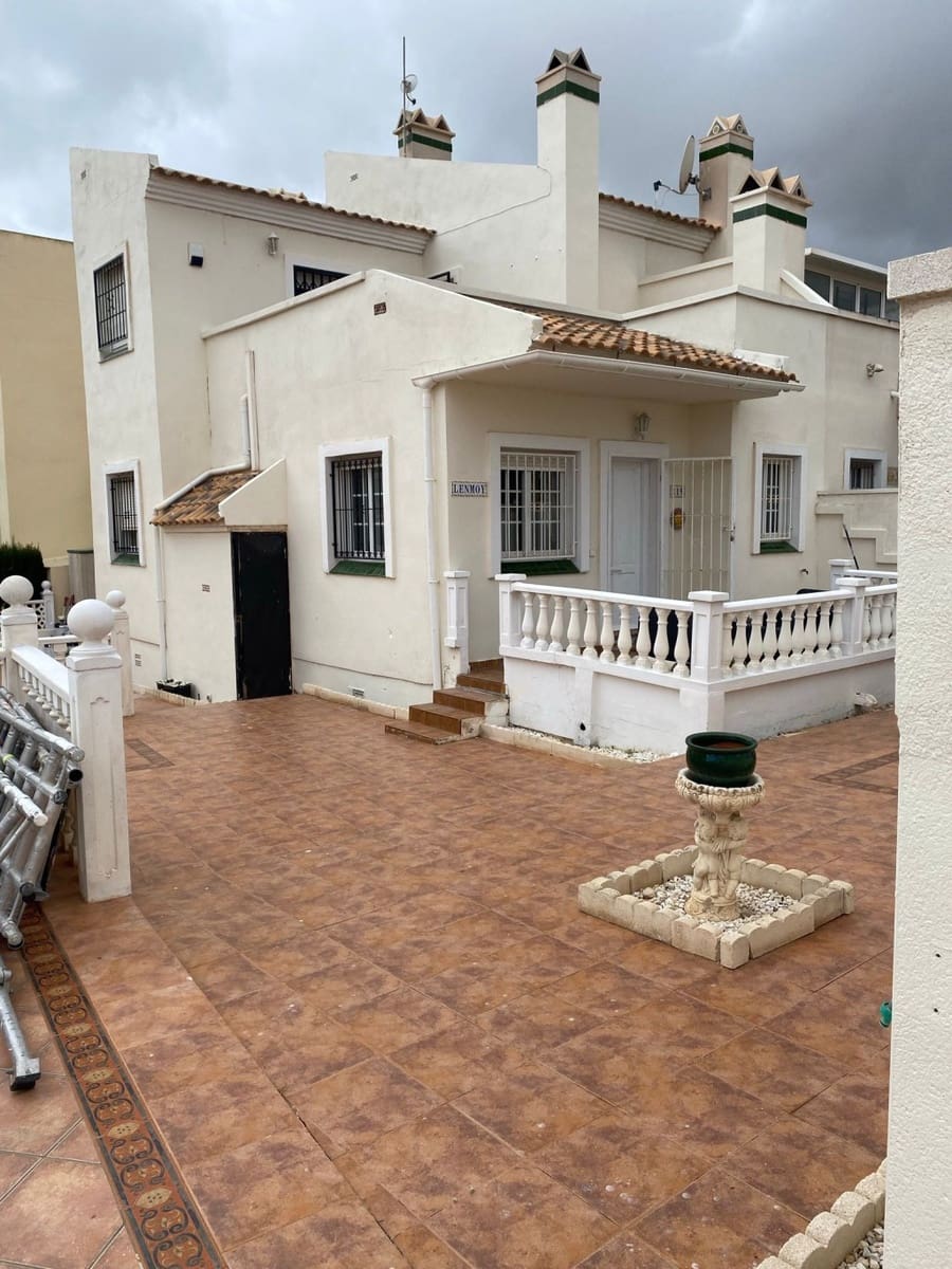 3 quarto Casa em Banda para venda em Playa Flamenca com piscina - 249 000 € (Ref: 9470519)