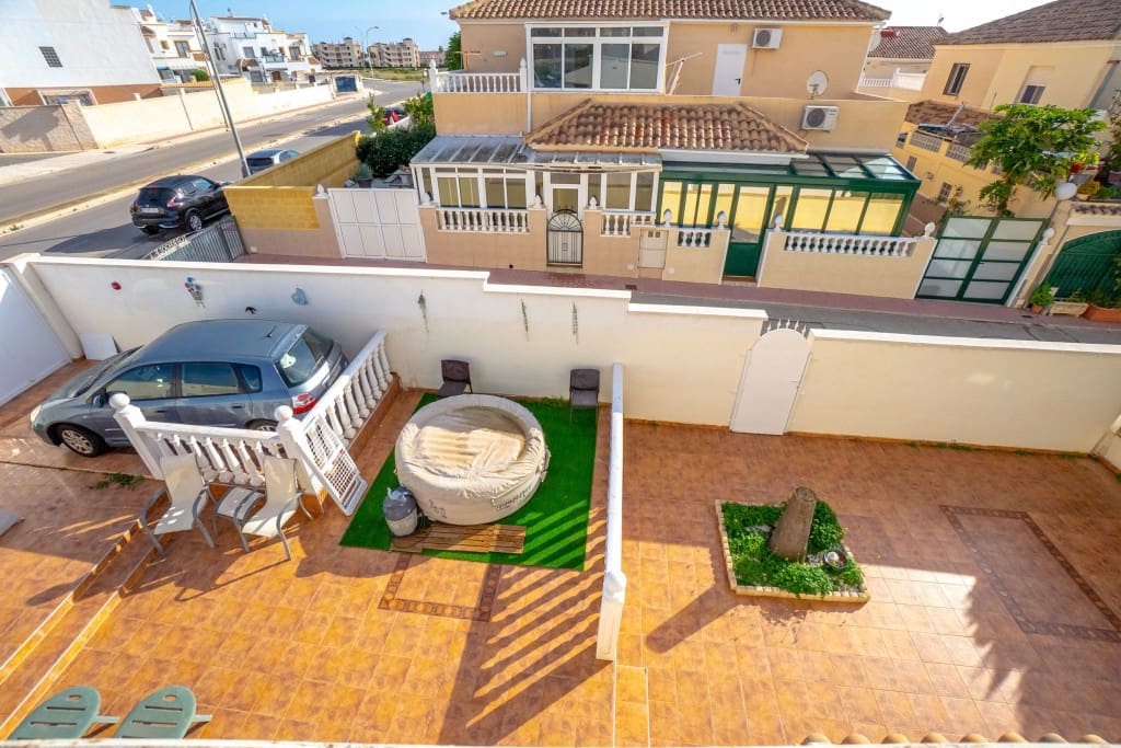 3 bedroom Townhouse for sale in Playa Flamenca with pool - € 249,000 (Ref: 9470519)
