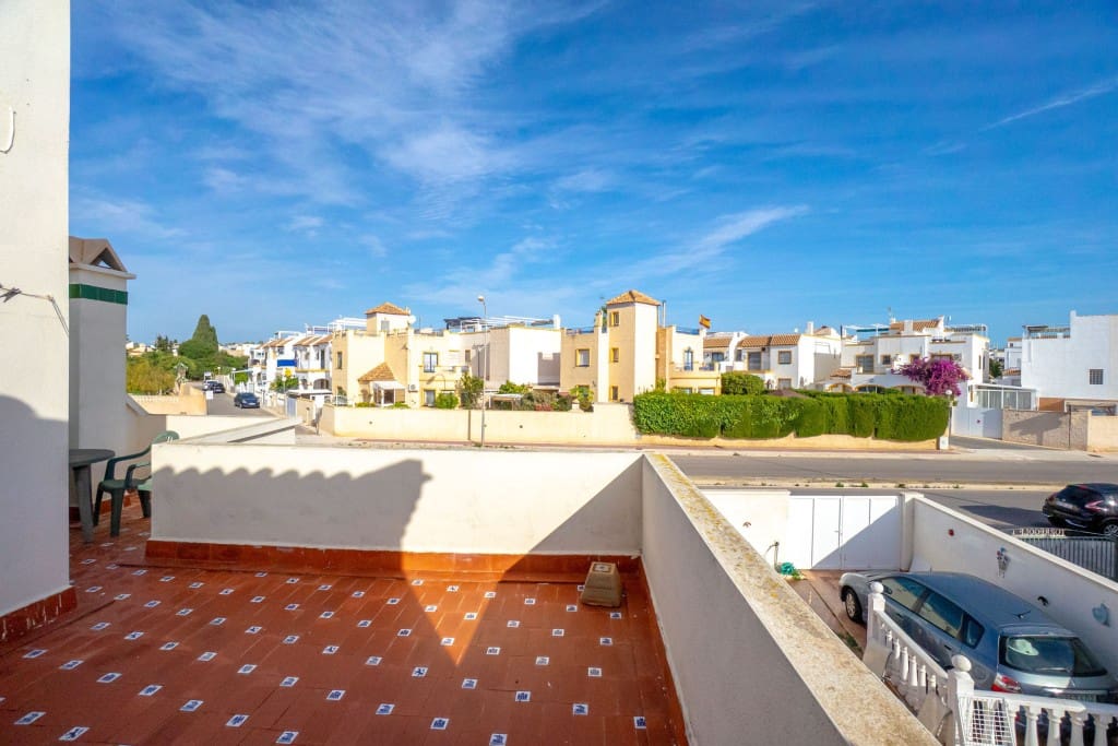 3 bedroom Townhouse for sale in Playa Flamenca with pool - € 249,000 (Ref: 9470519)