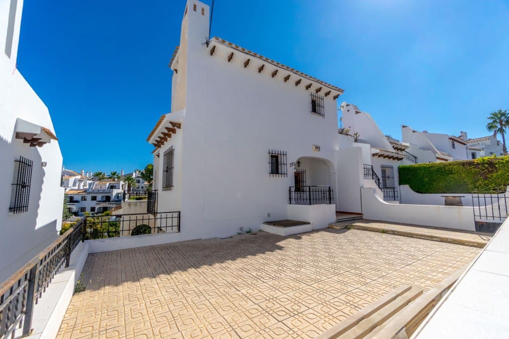 3 quarto Casa em Banda para venda em Villamartin com piscina - 274 900 € (Ref: 9475918)