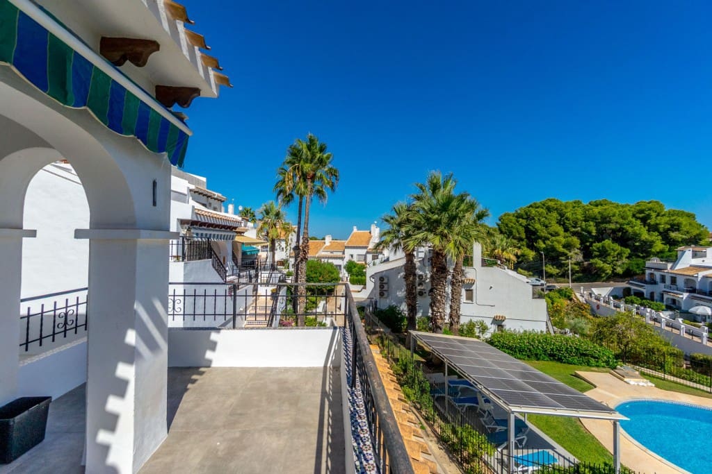 3 quarto Casa em Banda para venda em Villamartin com piscina - 274 900 € (Ref: 9475918)