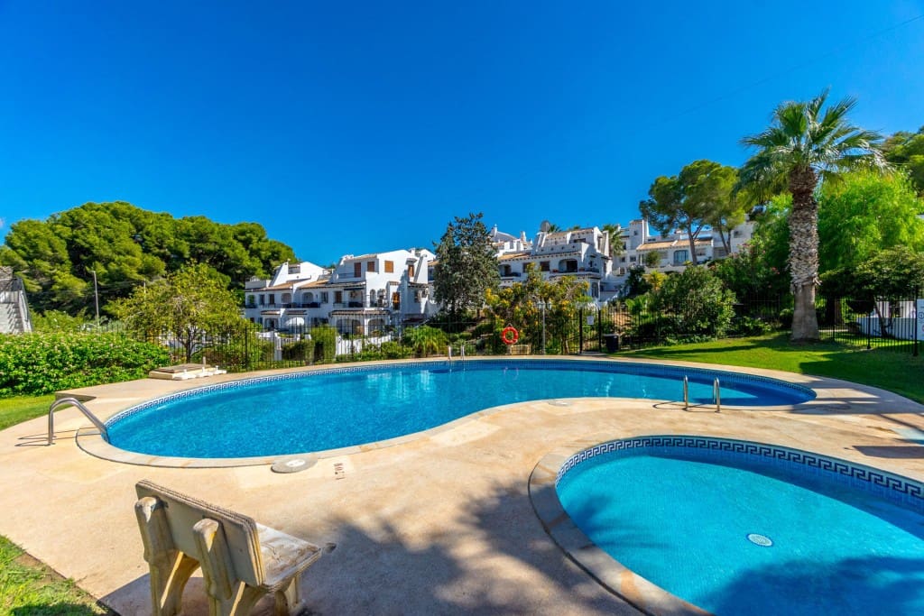 3 quarto Casa em Banda para venda em Villamartin com piscina - 274 900 € (Ref: 9475918)