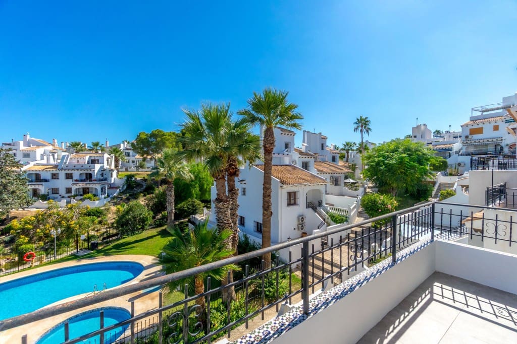 3 quarto Casa em Banda para venda em Villamartin com piscina - 274 900 € (Ref: 9475918)