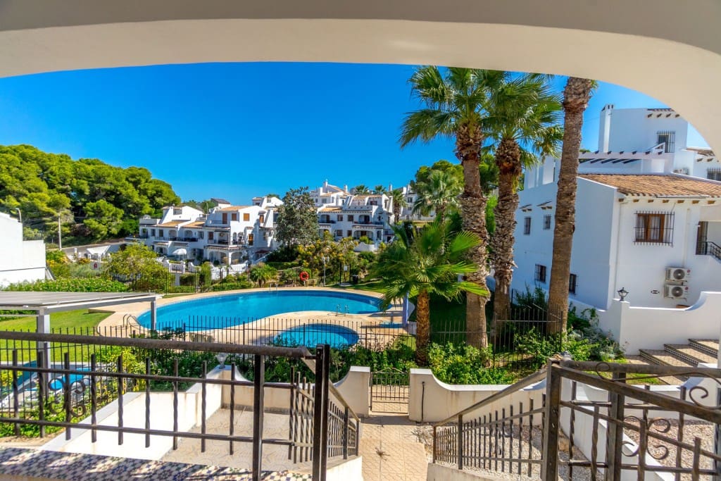 3 quarto Casa em Banda para venda em Villamartin com piscina - 274 900 € (Ref: 9475918)