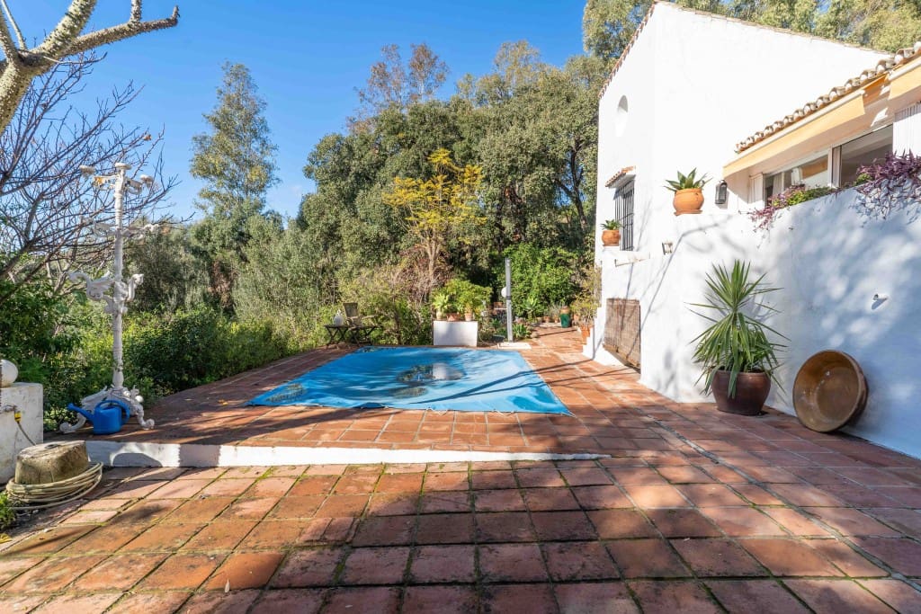 3 sypialnia Willa na sprzedaż w Estepona z basenem garażem - 945 000 € (Ref: 9475923)