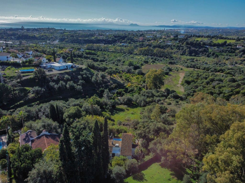 3 sypialnia Willa na sprzedaż w Estepona z basenem garażem - 945 000 € (Ref: 9475923)