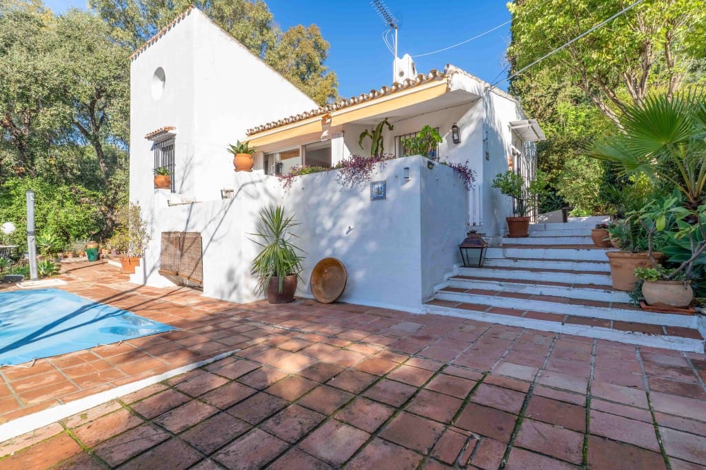 3 sypialnia Willa na sprzedaż w Estepona z basenem garażem - 945 000 € (Ref: 9475923)