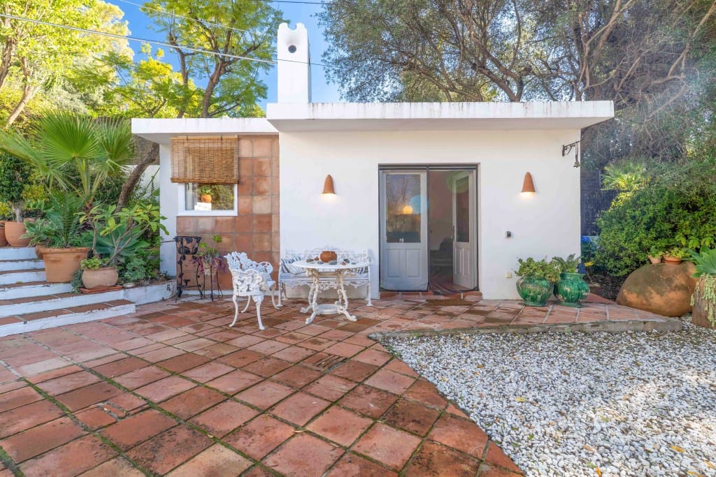 3 sypialnia Willa na sprzedaż w Estepona z basenem garażem - 945 000 € (Ref: 9475923)