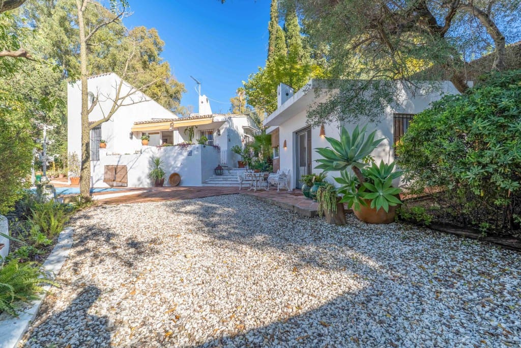 3 sypialnia Willa na sprzedaż w Estepona z basenem garażem - 945 000 € (Ref: 9475923)