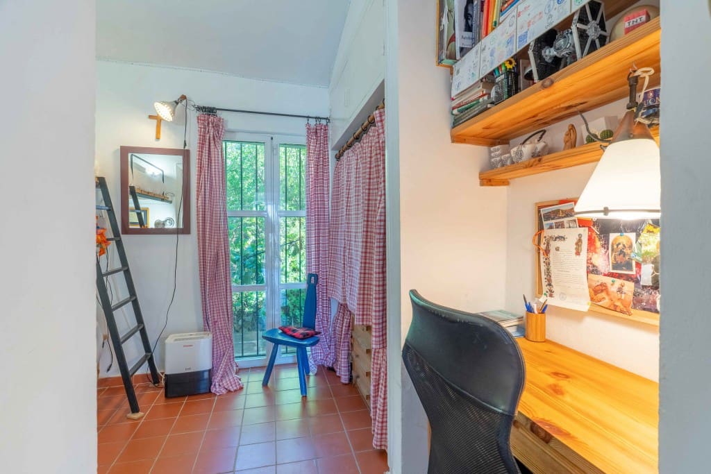 3 sypialnia Willa na sprzedaż w Estepona z basenem garażem - 945 000 € (Ref: 9475923)