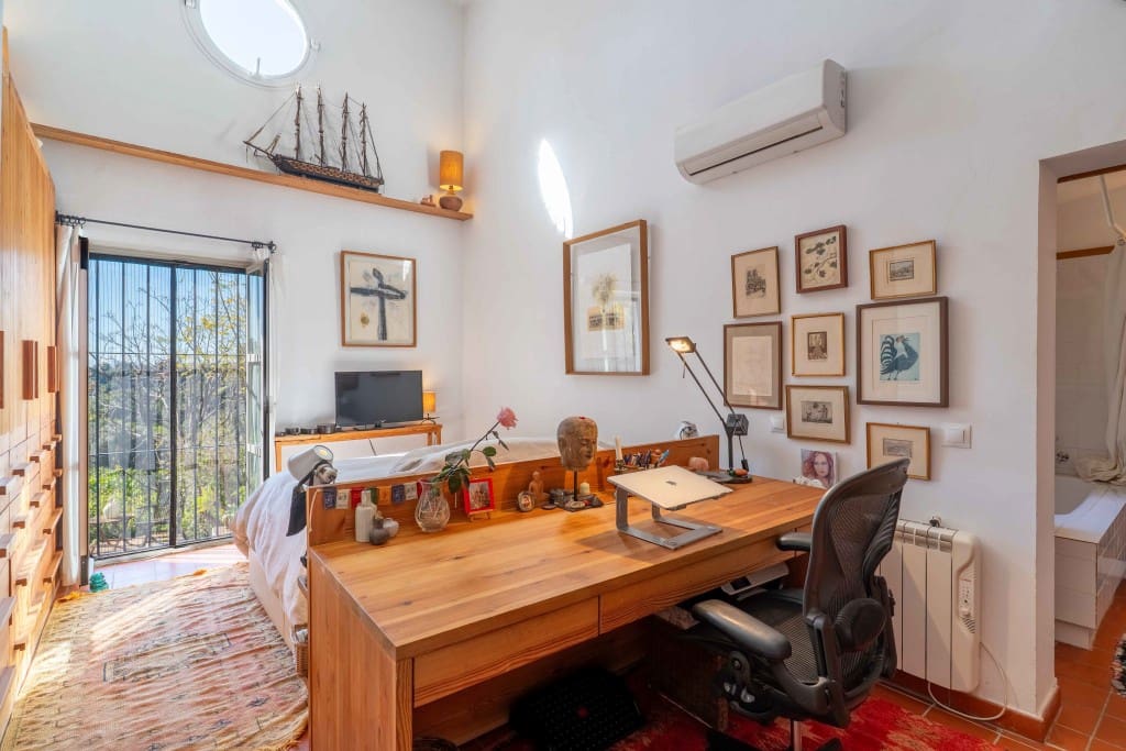 3 sovrum Villa till salu i Estepona med pool garage - 890 000 € (Ref: 9475923)