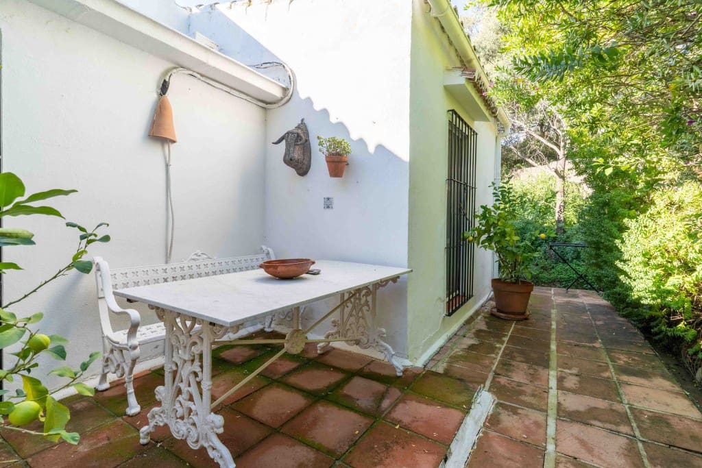 3 sovrum Villa till salu i Estepona med pool garage - 890 000 € (Ref: 9475923)