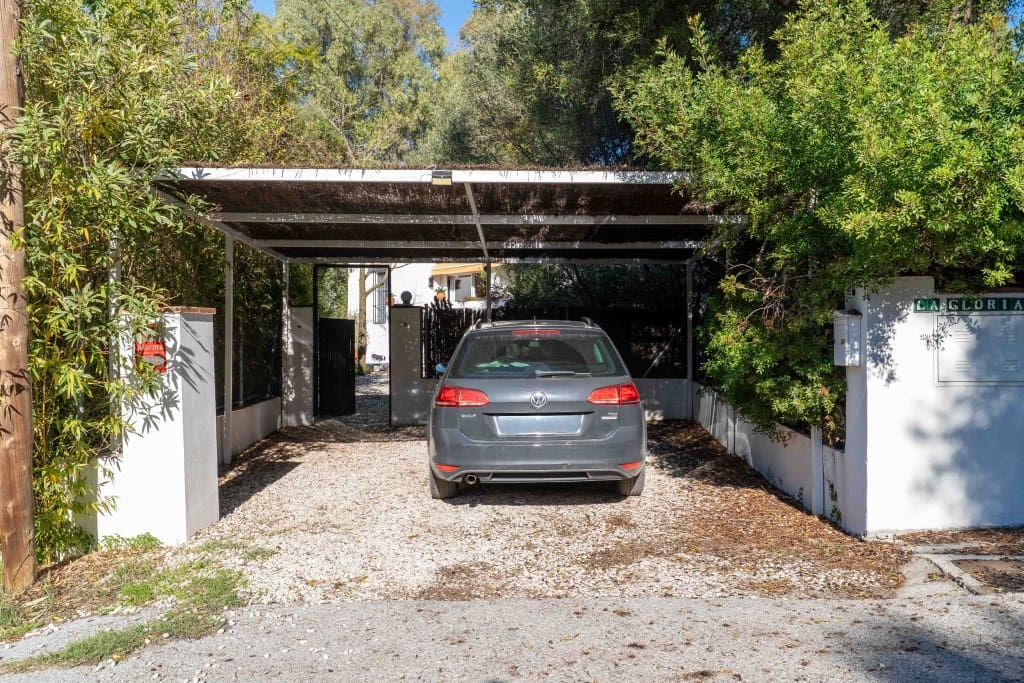 3 sovrum Villa till salu i Estepona med pool garage - 890 000 € (Ref: 9475923)