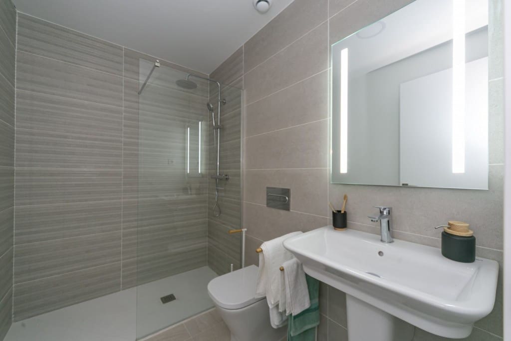 3 makuuhuone Huoneisto myytävänä paikassa Los Balcones mukana uima-altaan - 330 000 € (Ref: 9480954)