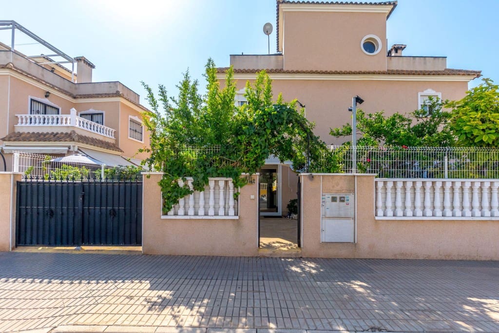 3 bedroom Villa for sale in La Regia with pool garage - € 425,000 (Ref: 9488188)