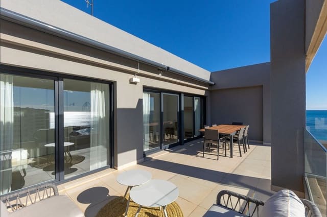 3 soverom Penthouse til salgs i Punta Prima, Torrevieja med svømmebasseng - € 765 000 (Ref: 9494445)