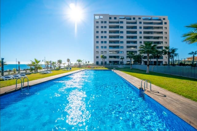 3 soverom Penthouse til salgs i Punta Prima, Torrevieja med svømmebasseng - € 765 000 (Ref: 9494445)