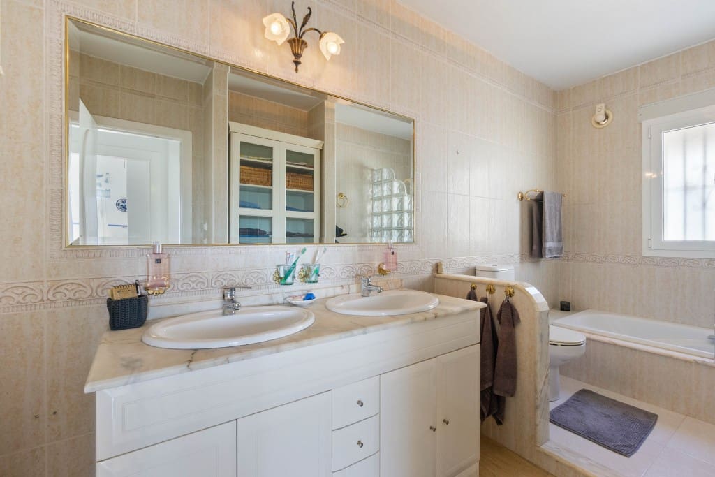 2 sovrum Hus till salu i Playa Flamenca med pool - 249 999 € (Ref: 9494448)