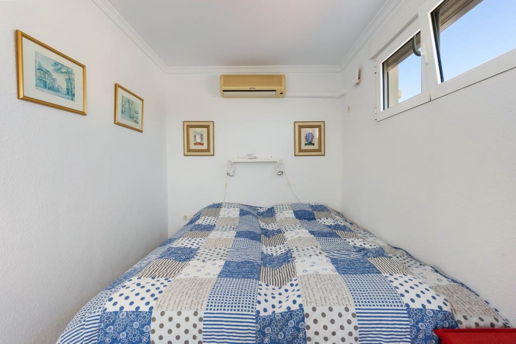 2 sovrum Hus till salu i Playa Flamenca med pool - 249 999 € (Ref: 9494448)