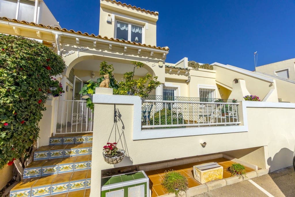 2 sovrum Hus till salu i Playa Flamenca med pool - 249 999 € (Ref: 9494448)