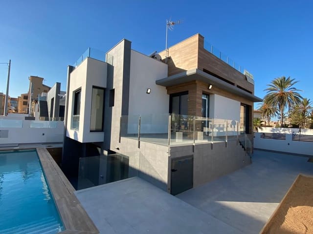 4 soverom Villa til salgs i La Mata, Torrevieja med svømmebasseng garasje - € 940 000 (Ref: 9496893)