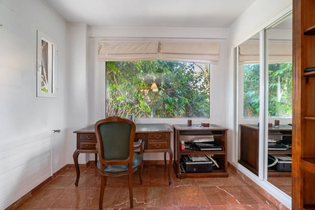 6 slaapkamer Villa te koop in Alicante stad - € 549.000 (Ref: 9496894)