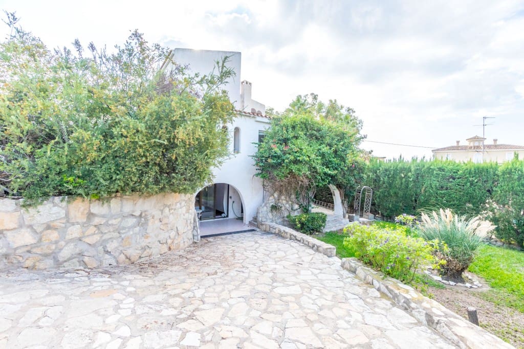 6 slaapkamer Villa te koop in Alicante stad - € 549.000 (Ref: 9496894)