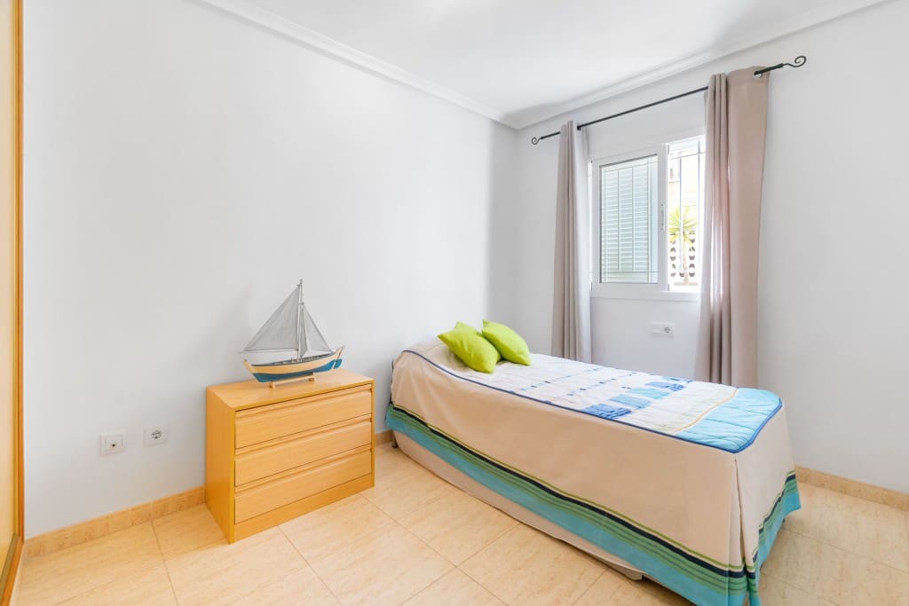 3 slaapkamer Appartement te koop in Playa Flamenca met zwembad garage - € 254.900 (Ref: 9496897)