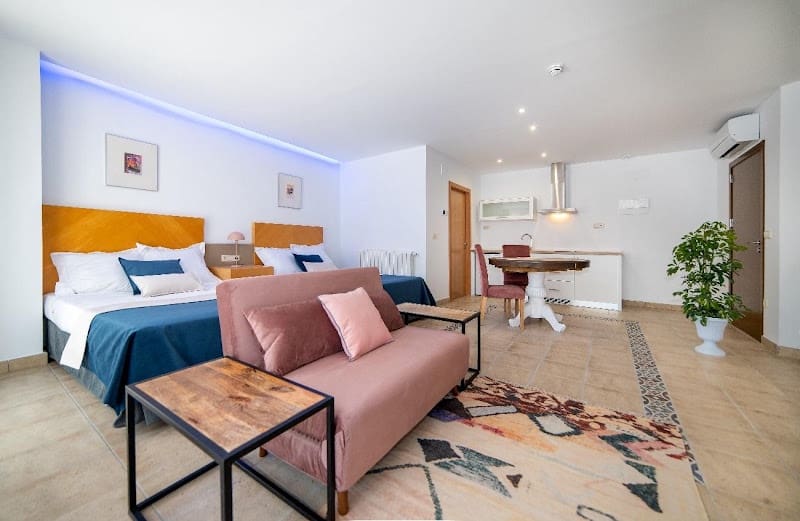 20 slaapkamer Hotel te koop in Alicante stad met garage - € 3.500.000 (Ref: 9496900)