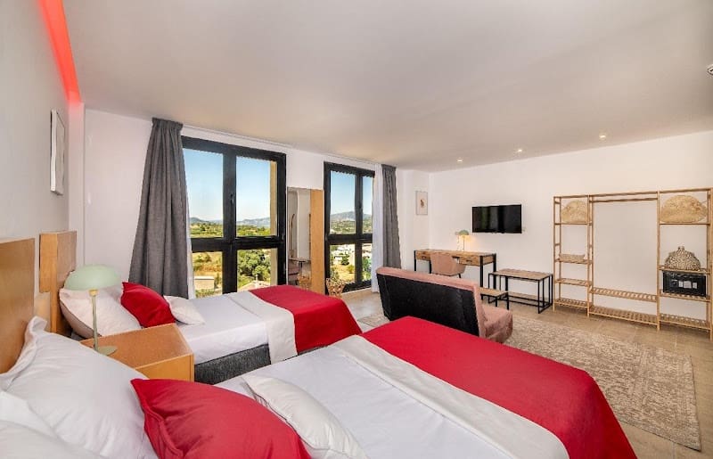 20 slaapkamer Hotel te koop in Alicante stad met garage - € 3.500.000 (Ref: 9496900)