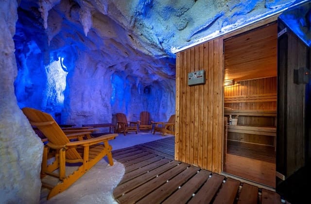 20 slaapkamer Hotel te koop in Alicante stad met garage - € 3.500.000 (Ref: 9496900)