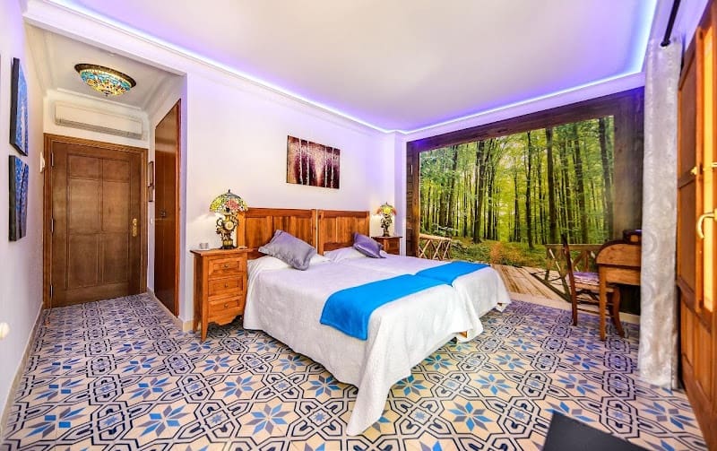 20 slaapkamer Hotel te koop in Alicante stad met garage - € 3.500.000 (Ref: 9496900)