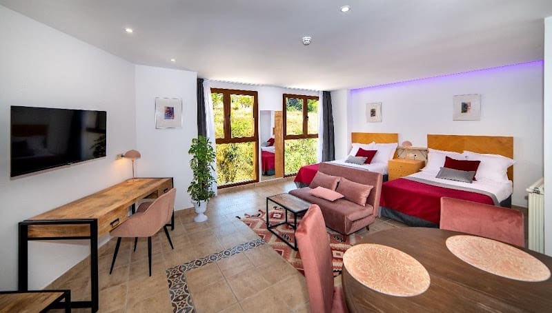 20 slaapkamer Hotel te koop in Alicante stad met garage - € 3.500.000 (Ref: 9496900)