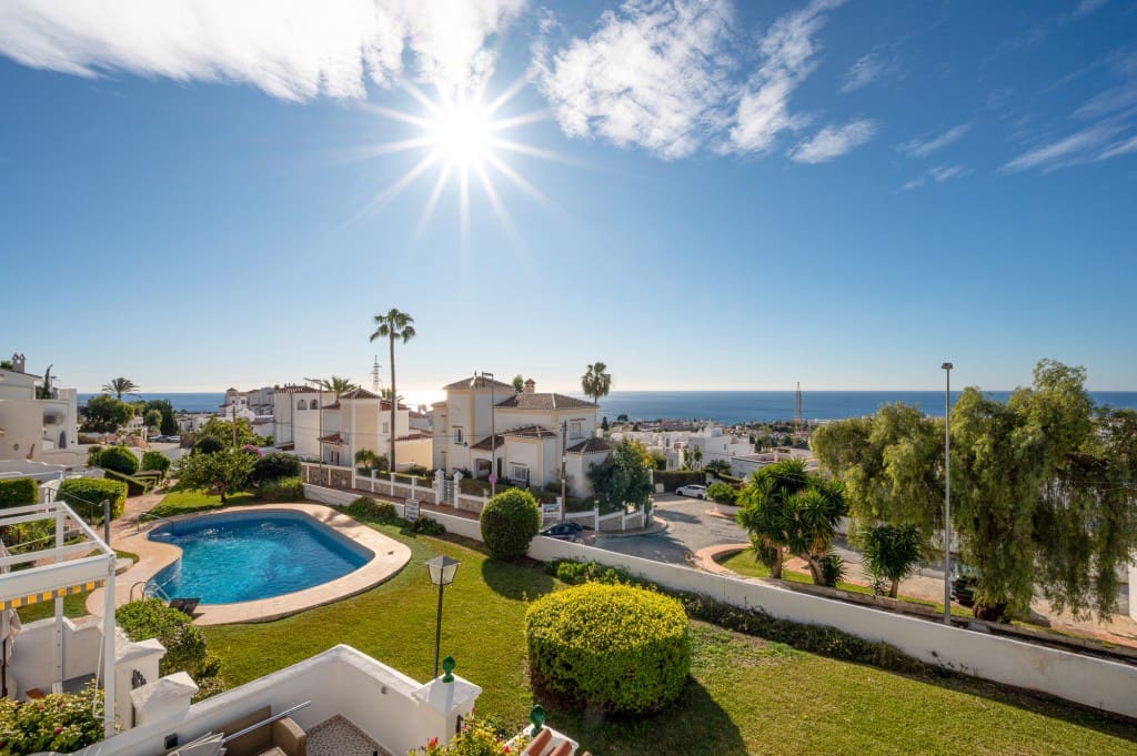 3 soveværelse Semi-Rækkehus til salg i Nerja med swimmingpool garage - € 525.000 (Ref: 9501878)