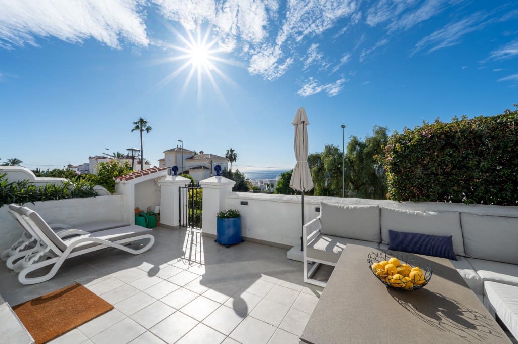 3 soveværelse Semi-Rækkehus til salg i Nerja med swimmingpool garage - € 525.000 (Ref: 9501878)