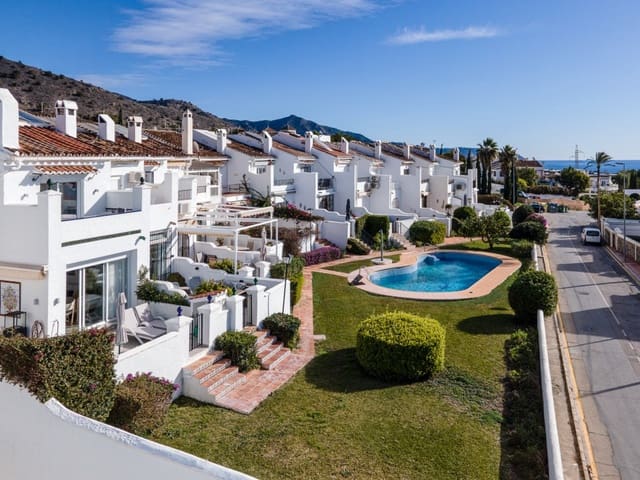 3 soveværelse Semi-Rækkehus til salg i Nerja med swimmingpool garage - € 525.000 (Ref: 9501878)