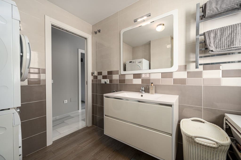 Chalet de 3 habitaciones en Torrox-Costa en venta con piscina - 825.000 € (Ref: 9503896)