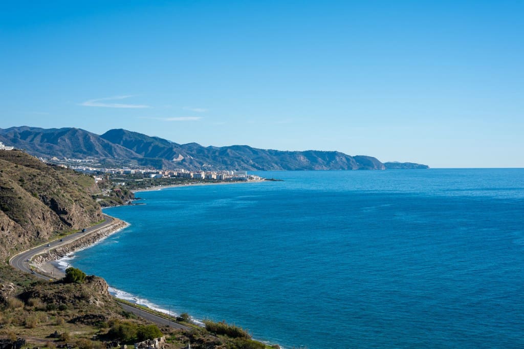 Chalet de 3 habitaciones en Torrox-Costa en venta con piscina - 825.000 € (Ref: 9503896)