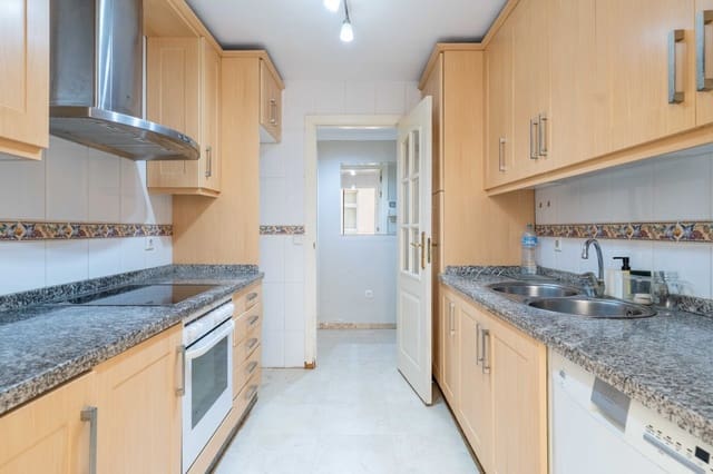 2 slaapkamer Appartement te koop in Centro, Estepona met garage - € 370.000 (Ref: 9508426)