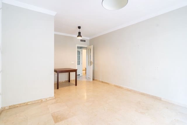 2 slaapkamer Appartement te koop in Centro, Estepona met garage - € 370.000 (Ref: 9508426)